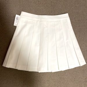 Aritzia Olive Mini 15” white tennis skirt